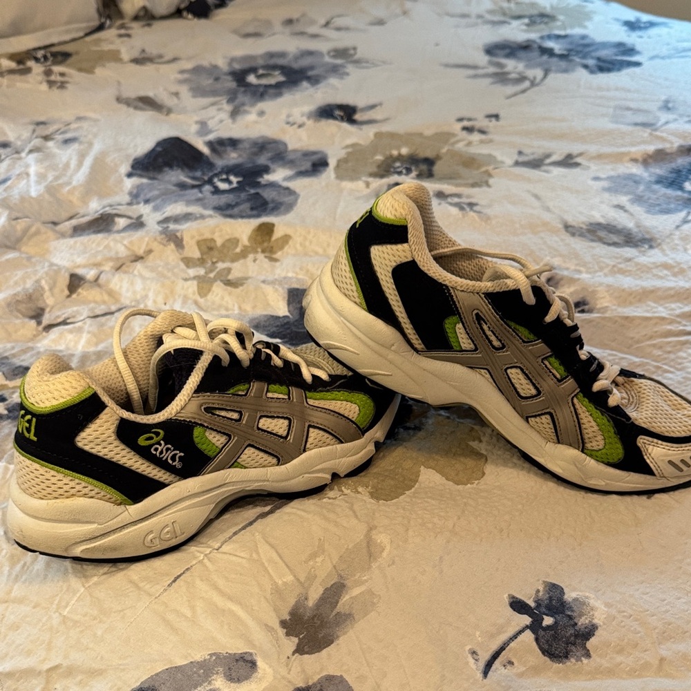 Asics Black and Green Running Shoes
